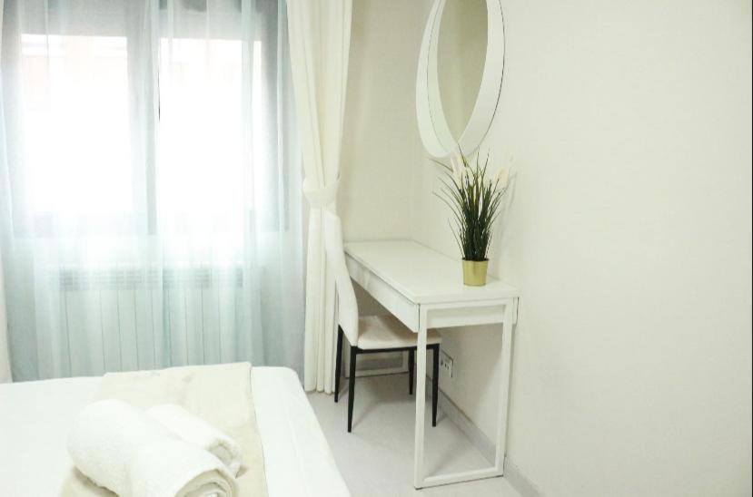 Centro Cerca De Estacion De Buses Y Trenes Homestay *